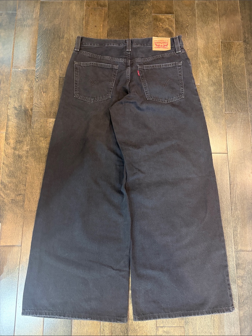 Levi’s 94 Baggy Wide-Leg Jeans - Picture 9 of 9